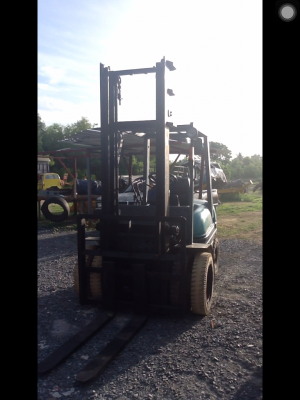 ขายถูก รถฟอร์คลิฟต์ toyota รุ่น6 2.5 ตัน เสา4เมตร ล้อคู่