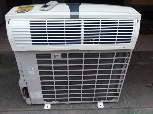 **** ขายแอร์ AMENA 9000 BTU สภาพสวย ****