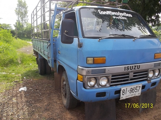 ขาย6ล้อ อิซูสุ  TL  เครื่อง110แรง เกียร์สายสั้น