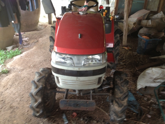 -ขาย  ยันม้า 20 4wd แรงรถสวยจัดเดิมสภาพ90\%พร้อมใช้มากๆ