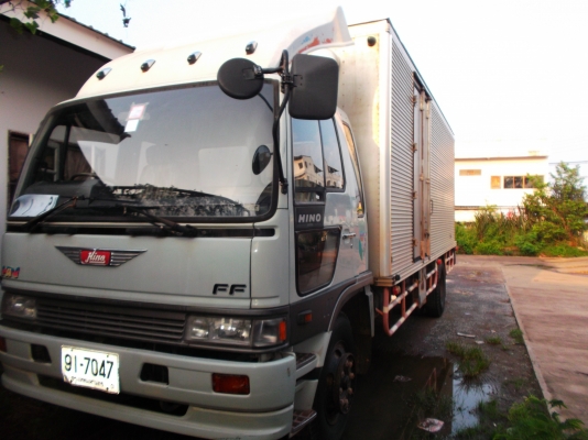 ขายด่วนรถตู้6ล้อHINOFF3Hเครือง195แรงม้ายาว6.เมรต50เชน