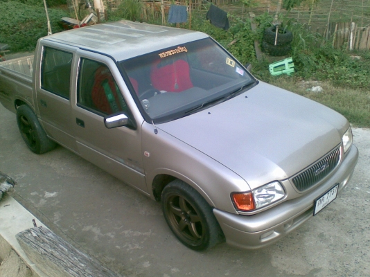 ขาย อีซูซุ ดราก้อน 4 ประตู แต่งพองาม เครื่อง 2500