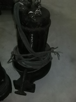 ไดโว้ใช้ในอุสาหกรรมโรงงานญี่ปุ่นแท้สภาพพร้อมใช้ขนาดท่อตัวใหญ่4นิ้วShinmaywa15KW 4P 200V 3เพรส200mm 60H2 62A ราคา12,000บ