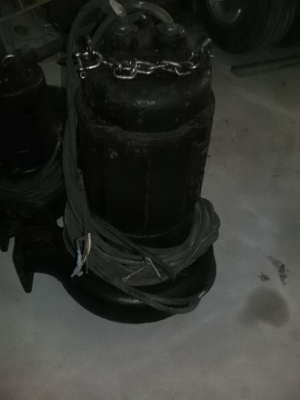 ไดโว้ใช้ในอุสาหกรรมโรงงานญี่ปุ่นแท้สภาพพร้อมใช้ขนาดท่อตัวใหญ่4นิ้วShinmaywa15KW 4P 200V 3เพรส200mm 60H2 62A ราคา12,000บ