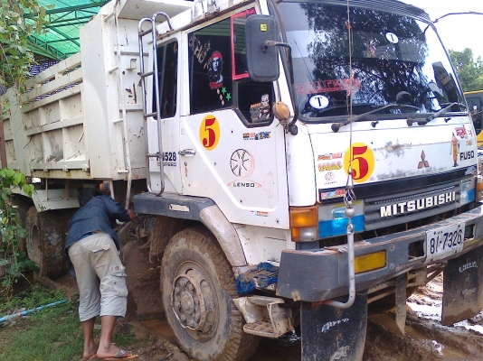 Mitsu Uro1 ปี54 เครื่อง 6D17 งวดเหลือ620000 Mitsu Uro1 ปี54 เครื่อง 6D17 งวดเหลือ620000