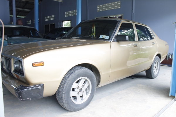 Datsun Bluebird 180B ปี 1977