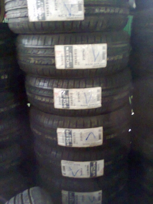 ขายยาง 185 70 14ใหม่ชุดละ4800 kumho