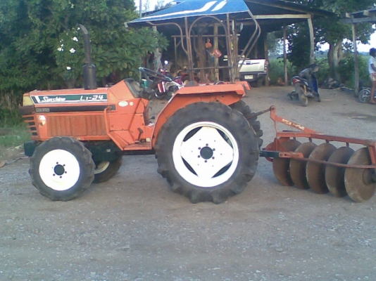 ขายรถไถ Kubota L1-24 แรง 2เพลา พร้อมผาน 5 1พวง