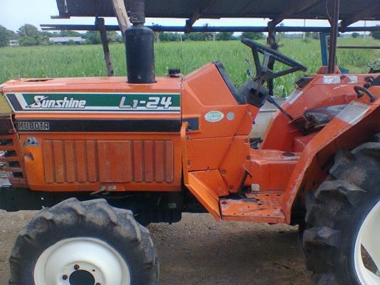ขายรถไถ Kubota L1-24 แรง 2เพลา พร้อมผาน 5 1พวง