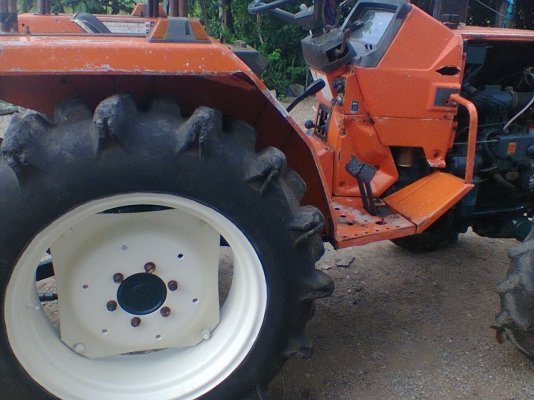 ขายรถไถ Kubota L1-24 แรง 2เพลา พร้อมผาน 5 1พวง