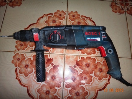 สว่านโรตารี่3ระบบ BOSCH รุ่น GBH2-26DFR สภาพใหม่ ราคาถูำกๆ