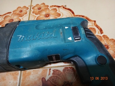 สว่านโรตารี่3ระบบ MAKITA รุ่น HR2470F สภาพใหม่ ราคาถูำกๆ สว่านโรตารี่3ระบบ MAKITA รุ่น HR2470F สภาพใหม่ ราคาถูำกๆ