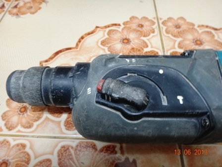 สว่านโรตารี่3ระบบ MAKITA รุ่น HR2470F สภาพใหม่ ราคาถูำกๆ สว่านโรตารี่3ระบบ MAKITA รุ่น HR2470F สภาพใหม่ ราคาถูำกๆ