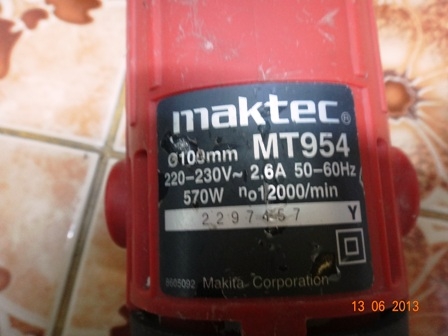 เครื่องเจียรไฟฟ้า Maktec รุ่น MT954 สภาพใหม่ ราคาถูก เครื่องเจียรไฟฟ้า Maktec รุ่น MT954 สภาพใหม่ ราคาถูก