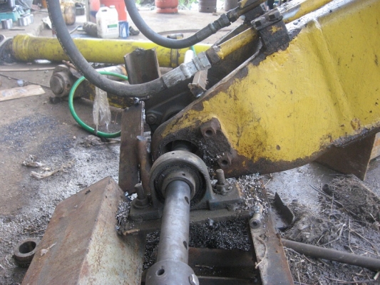 รับคว้านรูสลัก รับคว้านรูสลัก