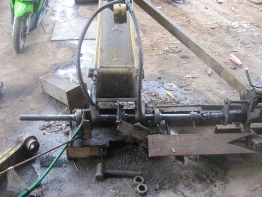 รับคว้านรูสลัก รับคว้านรูสลัก