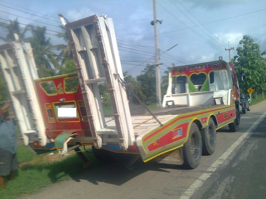 10 ล้อ ISUZU 2 เพลา 195 เทอรโบอินเตอร์ เทเลอร์บรรทุกรถเกี่ยว