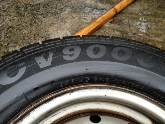 ขายยาง Firestone 195R14 ปี 2012 ดอกเต็มเหมือนใหม่
