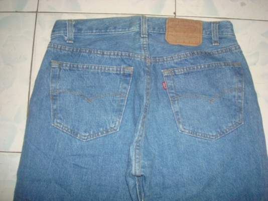 # 8717 # ยีนส์ Levi's 501 ผ้าทราย ของแท้ มือสอง เอว 32 ยาว 34 made in usa ตะเข็บสวย ก้านดำ แป็กเงิน