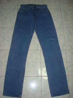 # 8717 # ยีนส์ Levi's 501 ผ้าทราย ของแท้ มือสอง เอว 32 ยาว 34 made in usa ตะเข็บสวย ก้านดำ แป็กเงิน