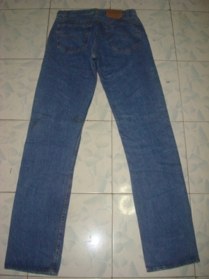 # 8717 # ยีนส์ Levi's 501 ผ้าทราย ของแท้ มือสอง เอว 32 ยาว 34 made in usa ตะเข็บสวย ก้านดำ แป็กเงิน