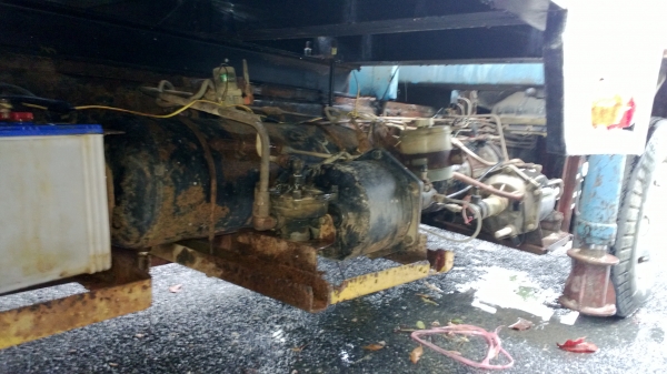 10ล้อหางปลา2เพลา ทุกแบคโฮใหญ่ติดเครน4.5ตัน มีเกียร์สโสและสะพานไฮดรอลิก 10ล้อหางปลา2เพลา ทุกแบคโฮใหญ่ติดเครน4.5ตัน มีเกียร์สโสและสะพานไฮดรอลิก