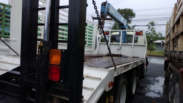 10ล้อหางปลา2เพลา ทุกแบคโฮใหญ่ติดเครน4.5ตัน มีเกียร์สโสและสะพานไฮดรอลิก