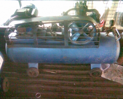 ปั้มลมพูมา 3 หัว 150 ลิตร  ไฟบ้าน 220 v