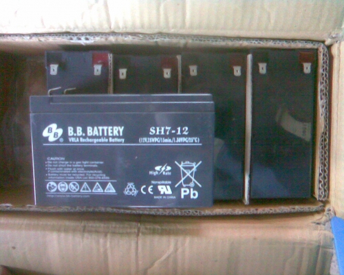 แบตเตอรีแห้ง 12 v  สภาพใหม่ 9 แอม
