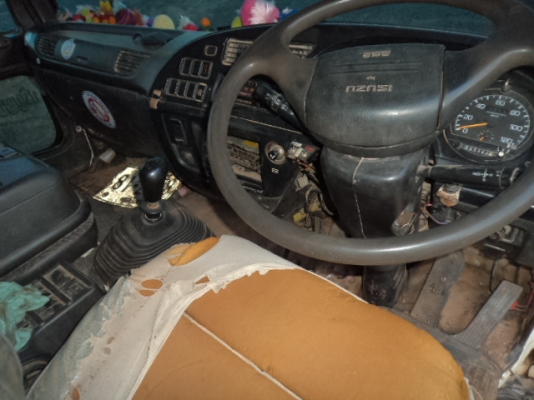 ขายรถ6ล้ออีซูซุเดก้า195แรงม้า ราคาตัดพ่อค้าไป๊เลยคับ พร้อมโอนคับ