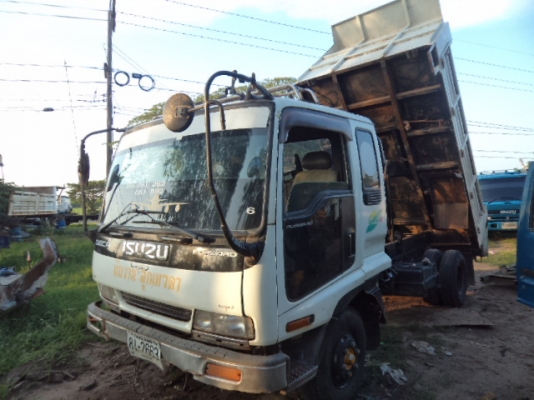 ขายรถ6ล้ออีซูซุเดก้า210แรงม้า ราคาตัดพ่อค้าไป๊เลยคับ พร้อมโอนคับ