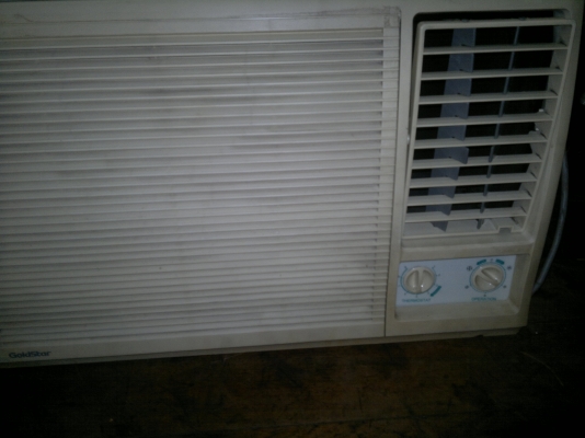 ขายแอร์หน้าต่างgoldstar แอร์เย็นลมแรง