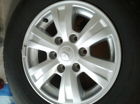 ล้อแม็กขอบ16พร้อมยางปี2010 Michelin 245 70 16