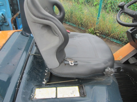 ขายฟอร์คลิฟต์ TOYOTA 7FG 25 เสา 3 ท่อน สูง 4.5 เมตร เกียร์ MT  สภาพพร้อมใช้งาน (รับประกันเครื่องยนต์ 3 เดือน จัดส่งฟรีทั่วประเทศ)  สภาพเดิมแท้จากญี่ปุ่น   สีเดิมและตัวถังสภาพเดิมจากญี่ปุ่น