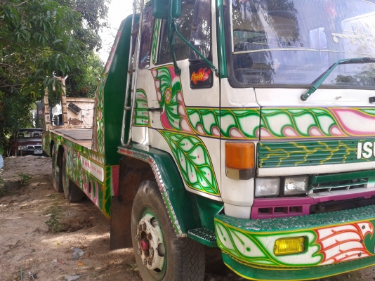 ขายสิบล้อบรรทุกรถเกี่ยวข้าว