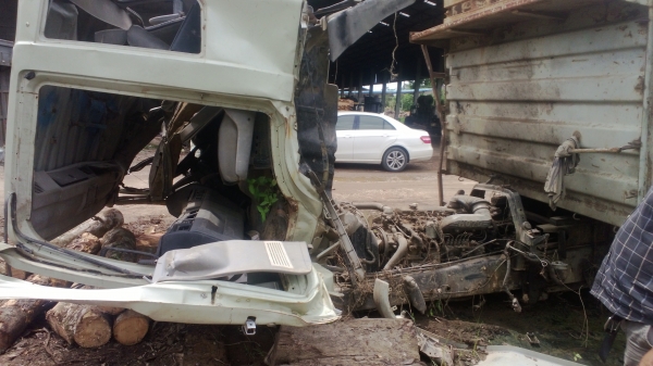 (ลงรายละเอียดใหม่)ด่วนๆ...ขายซากHINOFM3H 195แรงรถอุบัติเหตุ เครื่อง คัสซีไม่โดน