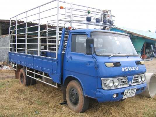 ขาย6 ล้อ อีซุ KS  พร้อมใช้ ถูก ๆ