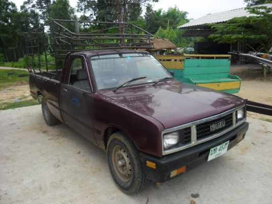 รถกระบะISUZU kb เครื่อง 2500 ฝาทอง เครื่องดีเกียร์ดี พร้อมใช้งานเอกสารทะเบียนพร้อม