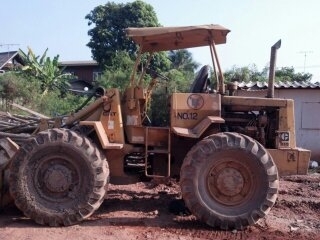 ขายด่วนรถตักล้อยาง CAT 910 พร้อมใช้ มีอินวอย โทร 088-4501277 ตลอด 24 ชม.