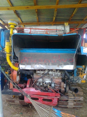 ขายรถเกี่ยวศักดิ์อุ้ม เครื่อง6BG1เทอร์โบ ปั้มไดรกิน 280000บาท