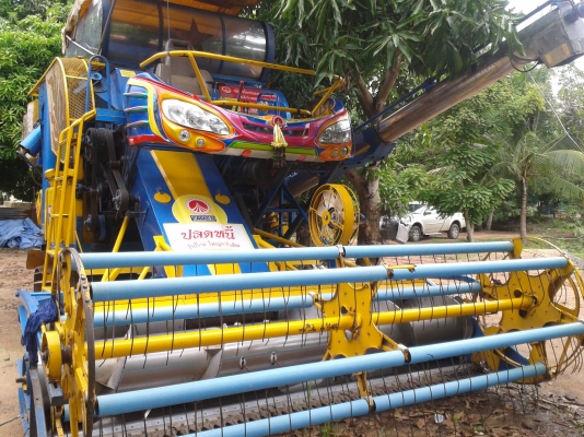 ขายรถเกี่ยวข้าวเกษตรพัฒนาสวยๆครับ