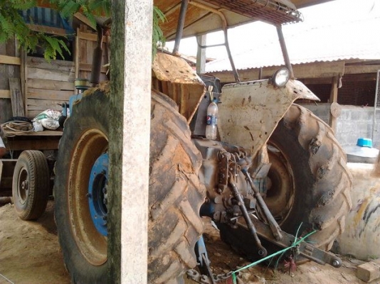 ขาย รถไถ1เพลา FORD 77 T1 สภาพดี ราคาไม่แพง เครื่องดีติดง่าย เกียร์ดีเดินหน้าถอยหลังปกติ ปั้มดี หางดีแขนดี ไม่มีปะระบบไฮฯใช้ได้ปกติ พร้อมอุปกรณ์ 4ชิ้น ใบดัน ผาน3,7 หางโรยขี้ไก่ อุปกรณ์สภาพดี เอกสารเล่มทะเบียน พร้อมใช้ พร้อมลุยงาน (มีคลิปประกอบ)ราคาต่อรองได