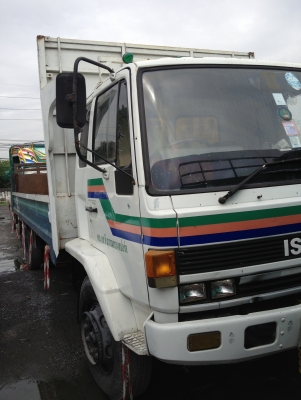 ขายหกล้อ ROCKY ยาว 7.20 เมตร หัวสวยไม่มีผุคคัชชี ยางดี เครื่องดี ปี 37 สภาพพร้อมใช้ ขายหกล้อ ROCKY ยาว 7.20 เมตร หัวสวยไม่มีผุคคัชชี ยางดี เครื่องดี ปี 37 สภาพพร้อมใช้