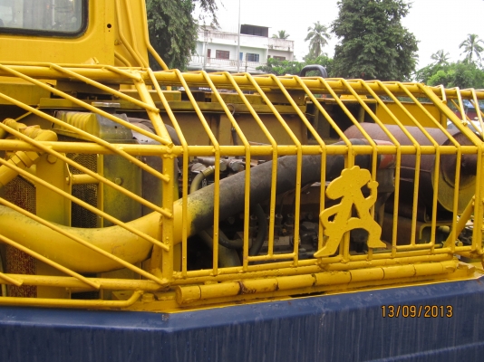 KOMATSU PC60-5