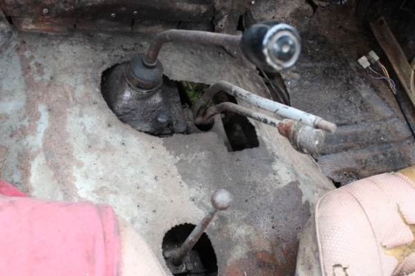 4x4ใช้ใด้ปกติ เครื่องดี เกืยร์รรมดา สีต้องอาบน้ำ วิ้นหน้าใช้โยกเกืยร์ กะบสแตนเลส มีเล่ม ทะเบืยนขาด48