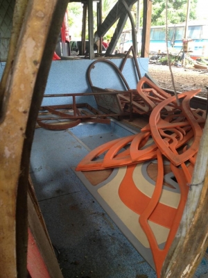 ต้องการขายรถทัวร์ 8ล้อ 2ชั้น อีซูซุปีกนก เครื่องมิตซู6D40 ดีเซล