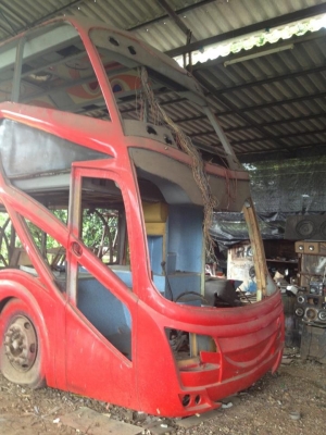 ต้องการขายรถทัวร์ 8ล้อ 2ชั้น อีซูซุปีกนก เครื่องมิตซู6D40 ดีเซล