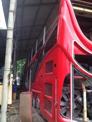 ต้องการขายรถทัวร์ 8ล้อ 2ชั้น อีซูซุปีกนก เครื่องมิตซู6D40 ดีเซล