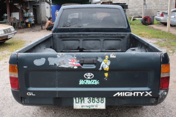 เกืยร์ธรรมดา เครื่องดี ขับดี ไม่เค็ม คัชชีสวย แอร์เย็น ต้องเก็บสีบางชิ้น