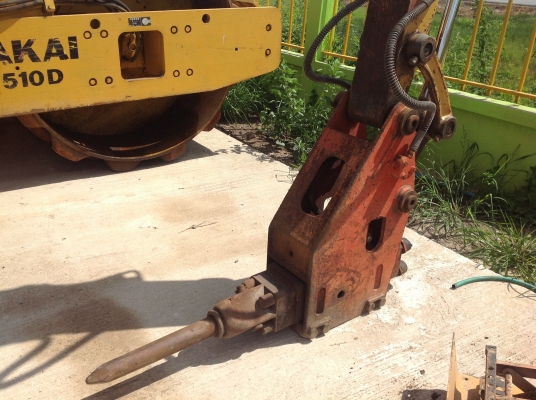 KOMATSU PC60 มีหัวเจาะ และ บุ้งกี๋
